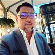 Persona con estudios profesionales MBA Posgrado y estudios universitarios y especialidad en ventas, técnicas de ventas , marketing y publicidad, posicionamiento SEO y SEM